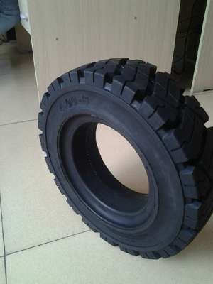 安耐4.00-8實(shí)心輪胎